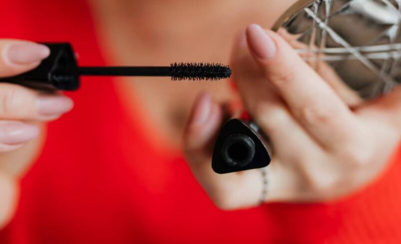 7 Reasons to Make the Switch to Tubing Mascara